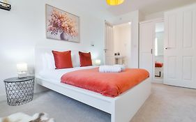Modern Spacious 3 Bedroom House In Canterbury With En Suite And Free Parking Perfect For Contractors & Families